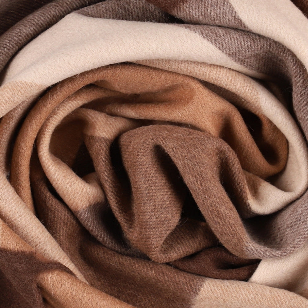 Schal mit großem Karomuster aus 100 % Wolle in Braun-Beige – York (2)